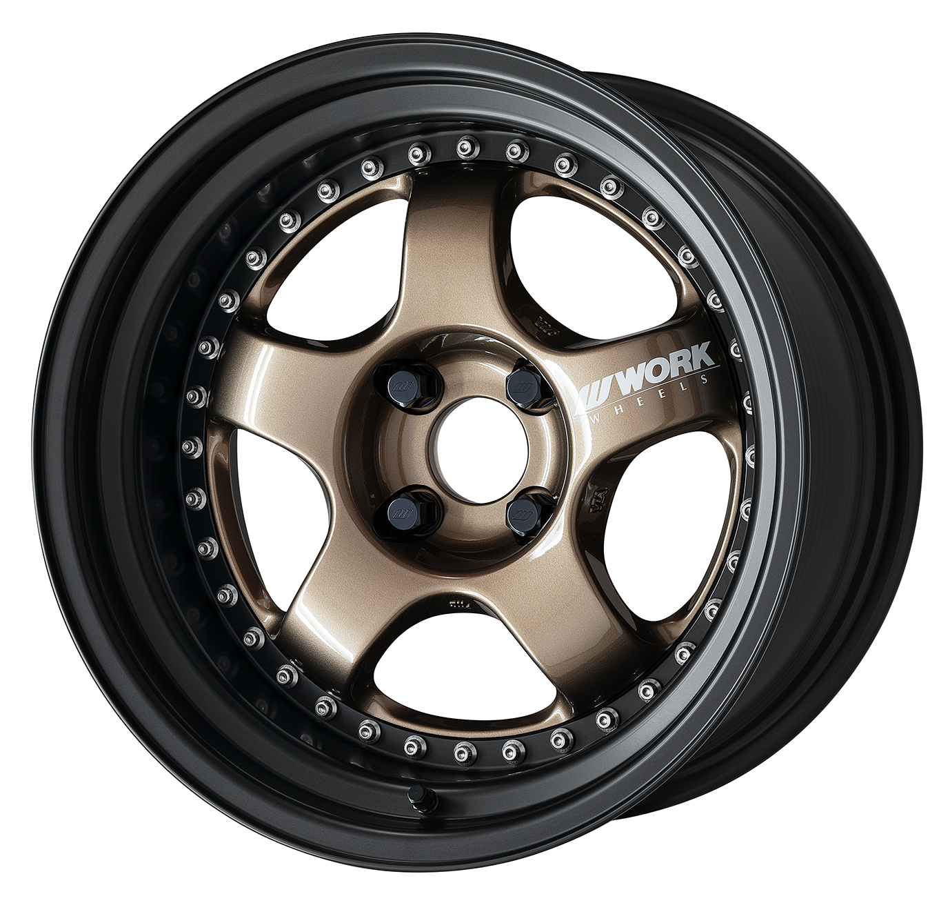 ■Size: 16-inch<br />
■Disc: Titanium Gold (standard)<br />
■Rim: Normal (shape) / Matte Black Anodized (custom)<br />
■Air Valve: Black Air Valve (custom)<br />
■Stickers: Included