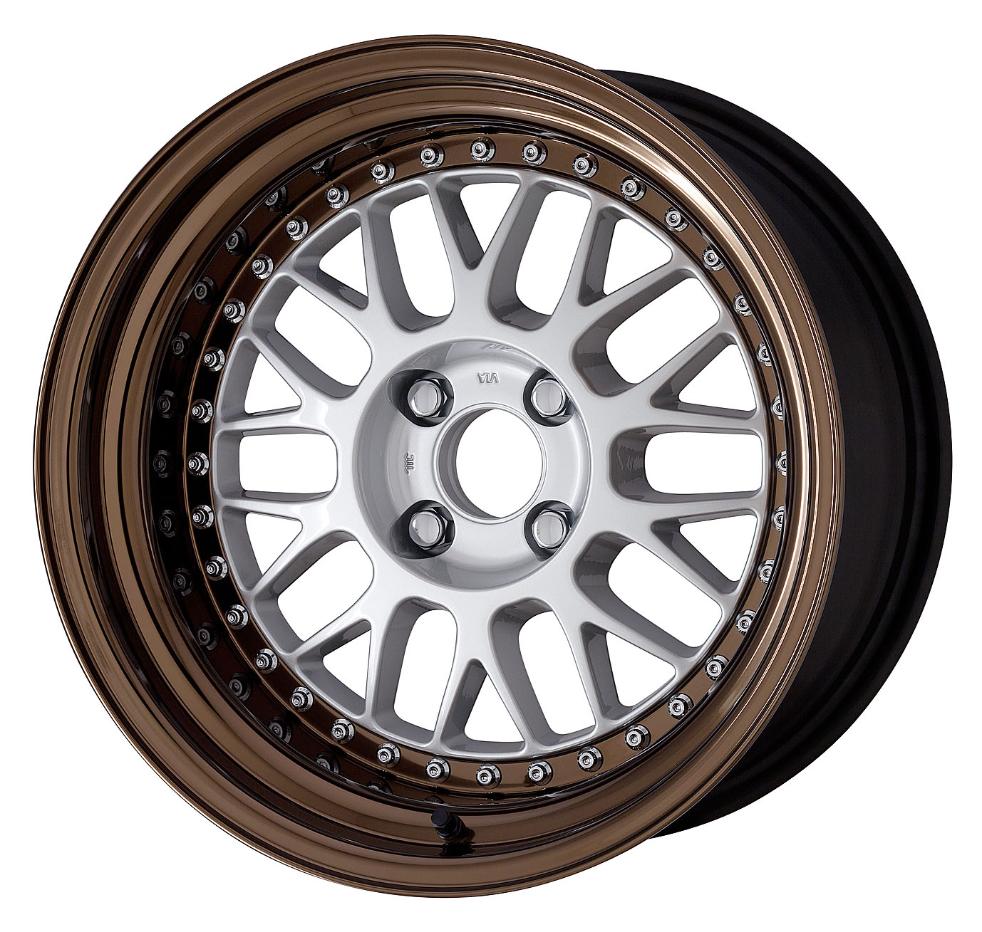 ■サイズ:16inch<br />
■ディスク:シルバー(標準)<br />
■リム:NORMAL(形状)/ブロンズアルマイト(カスタム)<br />
■エアバルブ:ブラックエアバルブ(カスタム)