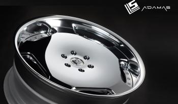 ラグジュアリーとパフォーマンスの極み「LS ADAMAS」 登場