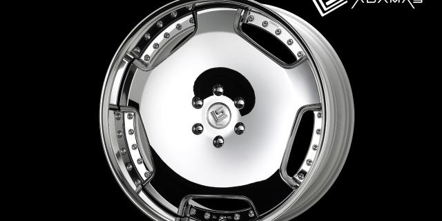 ラグジュアリーとパフォーマンスの極み「LS ADAMAS」 登場